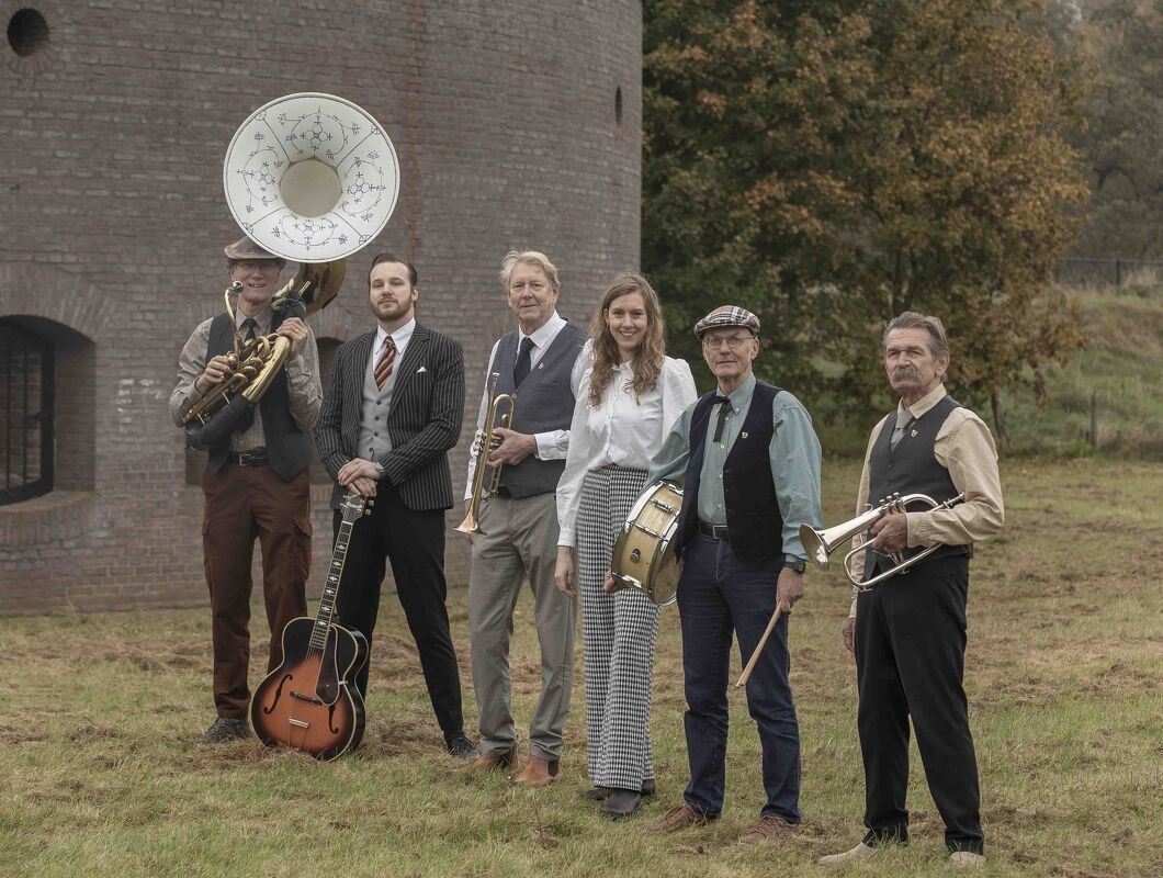 Royal Buckets Jazz uit Den Bosch en omgeving speelt vanmiddag jazzrepertoire vanaf de jaren 1920.